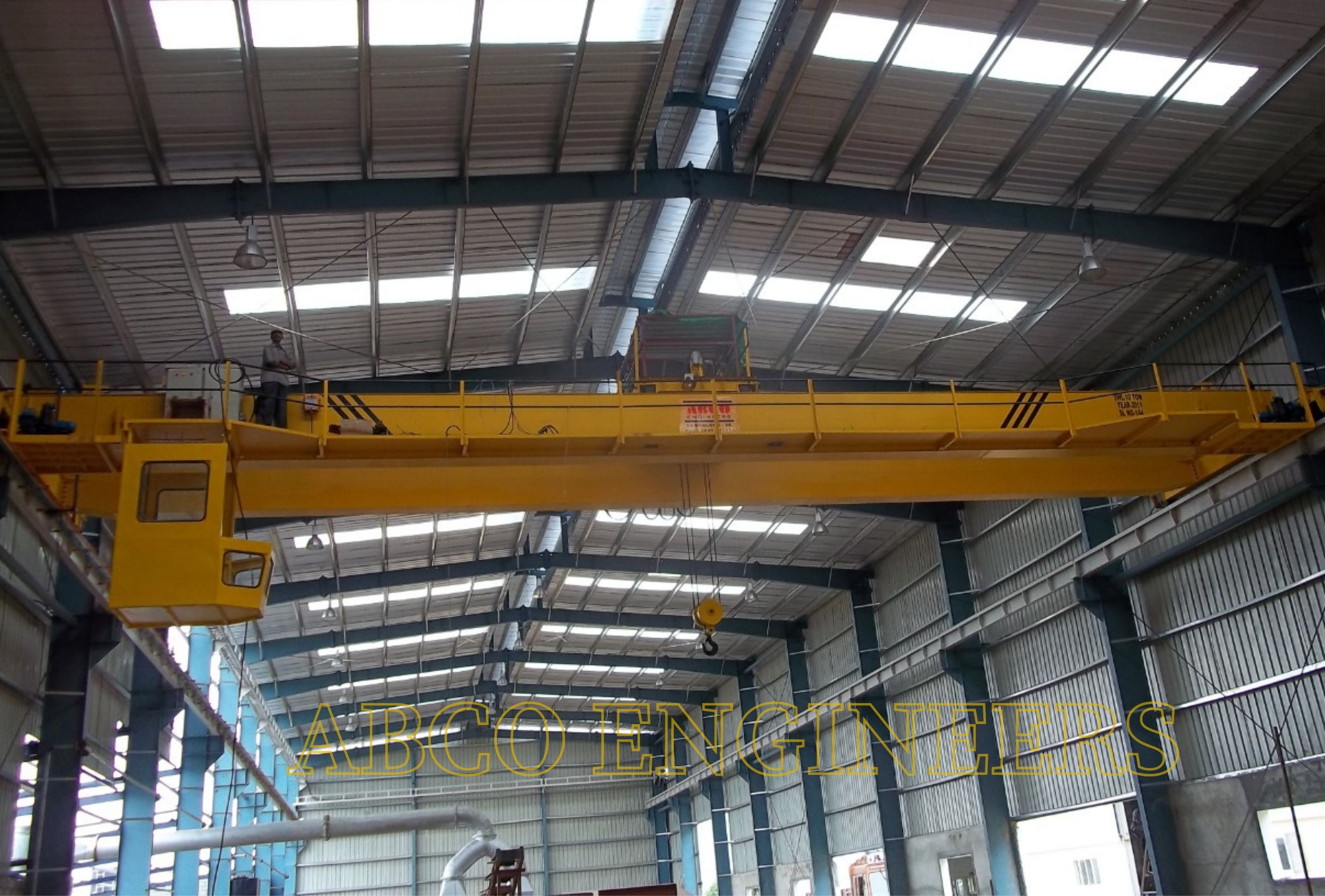 How to safely use lifting equipment on the site